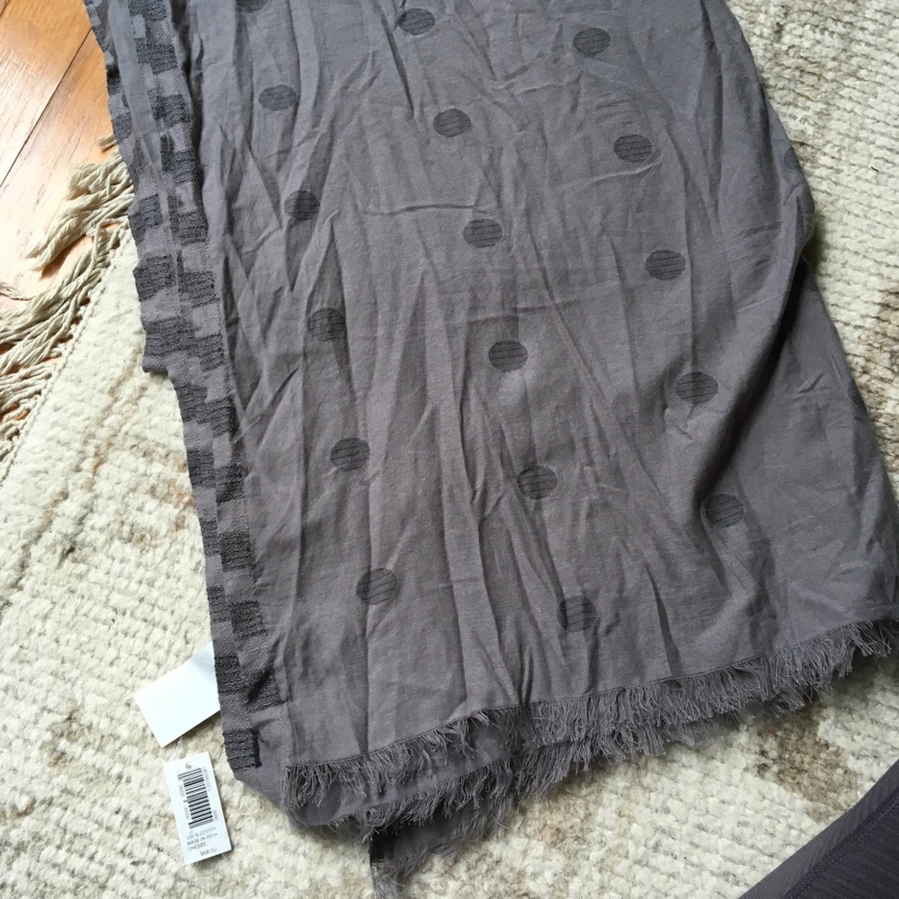 Banana gray scarf